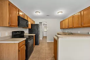 2803 Glen Hollow Cir, Arlington, TX 76016 - Photo 5