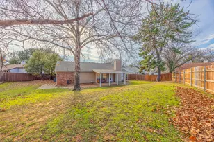 2803 Glen Hollow Cir, Arlington, TX 76016 - Photo 15