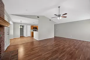 2803 Glen Hollow Cir, Arlington, TX 76016 - Photo 3