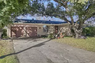 707 Cozby St N, Benbrook, TX 76126 - Photo 3