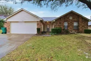 910 Elliott Dr, Cedar Hill, TX 75104 - Photo 1