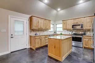 505 N Ave E, Springtown, TX 76082 - Photo 13