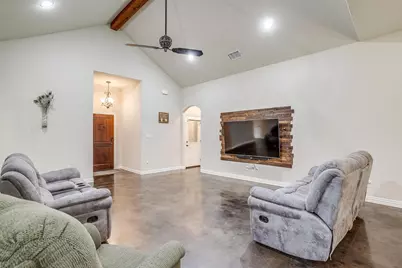 505 N Avenue E, Springtown, TX 76082 - Photo 9