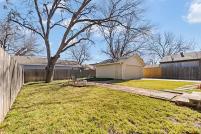 2737 Ryan Place Drive, Fort Worth, TX 76110 - Photo 29