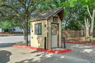 2101 Friendly Dr, Arlington, TX 76011 - Photo 17