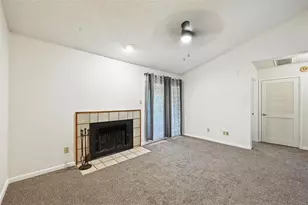 2101 Friendly Dr, Arlington, TX 76011 - Photo 7