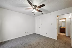 2101 Friendly Dr, Arlington, TX 76011 - Photo 13