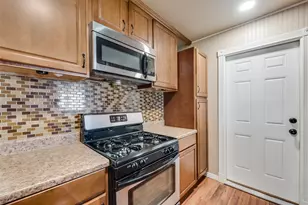 336 Shoreline Dr, Azle, TX 76020 - Photo 9