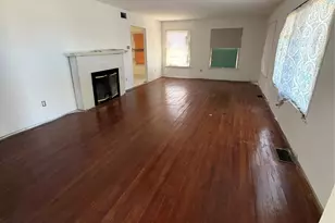 605 Hinton St, Grand Prairie, TX 75050 - Photo 3