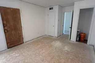 605 Hinton St, Grand Prairie, TX 75050 - Photo 9