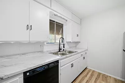 105 N Wood Avenue, Denison, TX 75020 - Photo 9