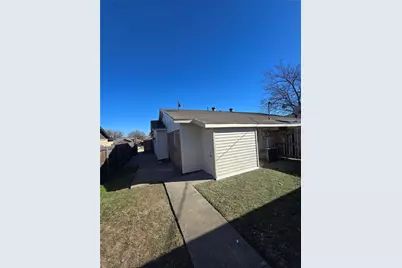 1451 Brook Meadow Circle, Lancaster, TX 75134 - Photo 9