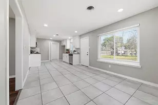 1311 Coke Dr, Arlington, TX 76010 - Photo 11