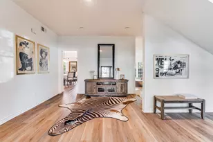 9122 Cochran Heights Dr, Dallas, TX 75220 - Photo 3