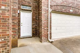 1105 Windhaven Cir, Lewisville, TX 75067 - Photo 3