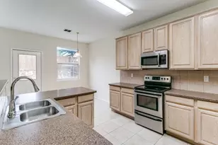 1105 Windhaven Cir, Lewisville, TX 75067 - Photo 9