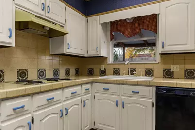 100 Linden Lane, Hewitt, TX 76643 - Photo 9