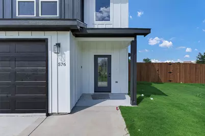 576 Highview Court, Godley, TX 76044 - Photo 3