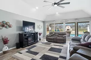 7611 Ravenswood Rd, Granbury, TX 76049 - Photo 9