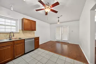 721 Windridge Ln, Burleson, TX 76028 - Photo 9