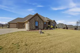 162 Ellis Spring Dr, Weatherford, TX 76085 - Photo 3