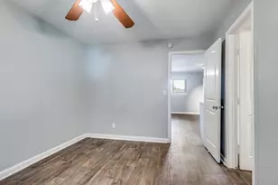 1505 W Lovers Ln, Arlington, TX 76013 - Photo 11