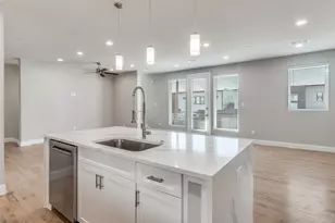 4401 Cabell Dr, Dallas, TX 75204 - Photo 9