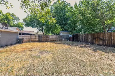 3325 Avenue L, Fort Worth, TX 76105 - Photo 23