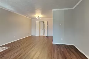 8324 Lullwater Dr, Dallas, TX 75218 - Photo 3