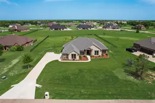 1044 Encino Ct, Wills Point, TX 75169 - Photo 3