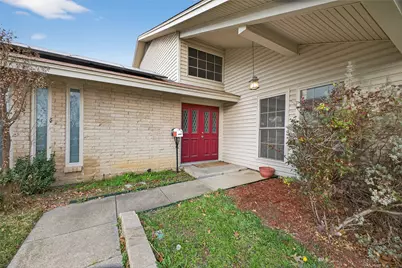 2801 Vancouver Street, Irving, TX 75062 - Photo 3