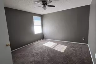 512 Magdalen Ave, Crowley, TX 76036 - Photo 13