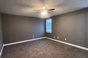 512 Magdalen Ave, Crowley, TX 76036 - Photo 5