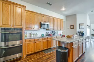 801 Creek Hollow Ln, Fort Worth, TX 76131 - Photo 15