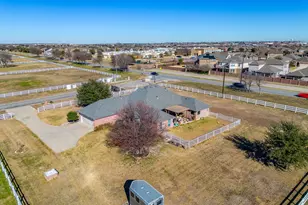 801 Creek Hollow Ln, Fort Worth, TX 76131 - Photo 37