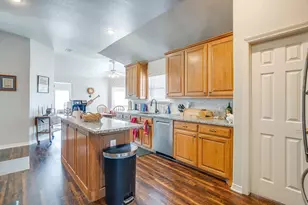 801 Creek Hollow Ln, Fort Worth, TX 76131 - Photo 13