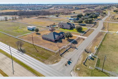 801 Creek Hollow Lane, Fort Worth, TX 76131 - Photo 39