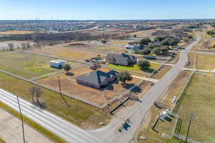 801 Creek Hollow Ln, Fort Worth, TX 76131 - Photo 39