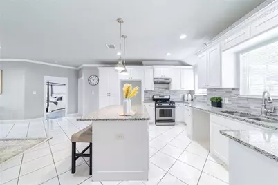 14001 Cimarron Drive, Balch Springs, TX 75180 - Photo 9