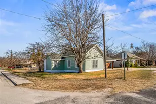 442 W McCart St, Krum, TX 76249 - Photo 39