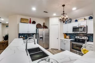 1520 Lakeside Dr, Glenn Heights, TX 75154 - Photo 9