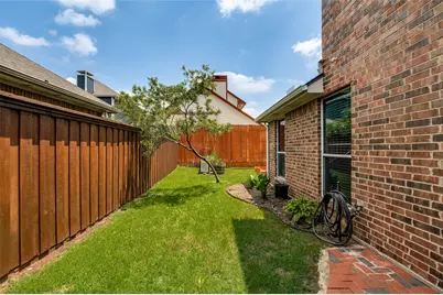 2212 Paige Court, Carrollton, TX 75006 - Photo 35