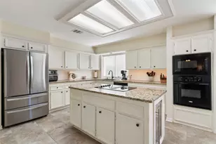 2132 Cannes Dr, Carrollton, TX 75006 - Photo 11