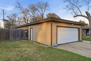 1809 James St, Irving, TX 75061 - Photo 25