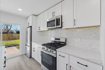 2902 Lowell Drive, Irving, TX 75062 - Photo 17