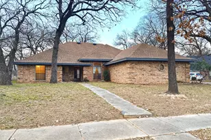 509 Topside Dr, Azle, TX 76020 - Photo 1