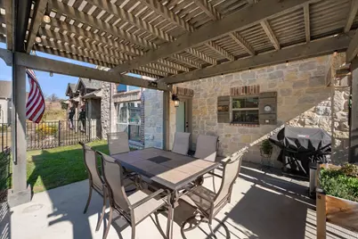 1025 Birds Fort Trail, Arlington, TX 76005 - Photo 5