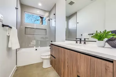 1439 E Louisiana Avenue, Dallas, TX 75216 - Photo 17