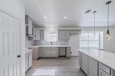 875 Grace Lane, Irving, TX 75061 - Photo 9