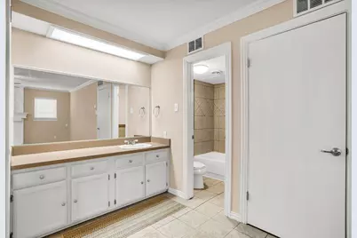 2724 Meadowstone Court, Carrollton, TX 75006 - Photo 23